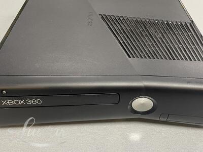 Mängukonsool Xbox 360 250GB + kinect