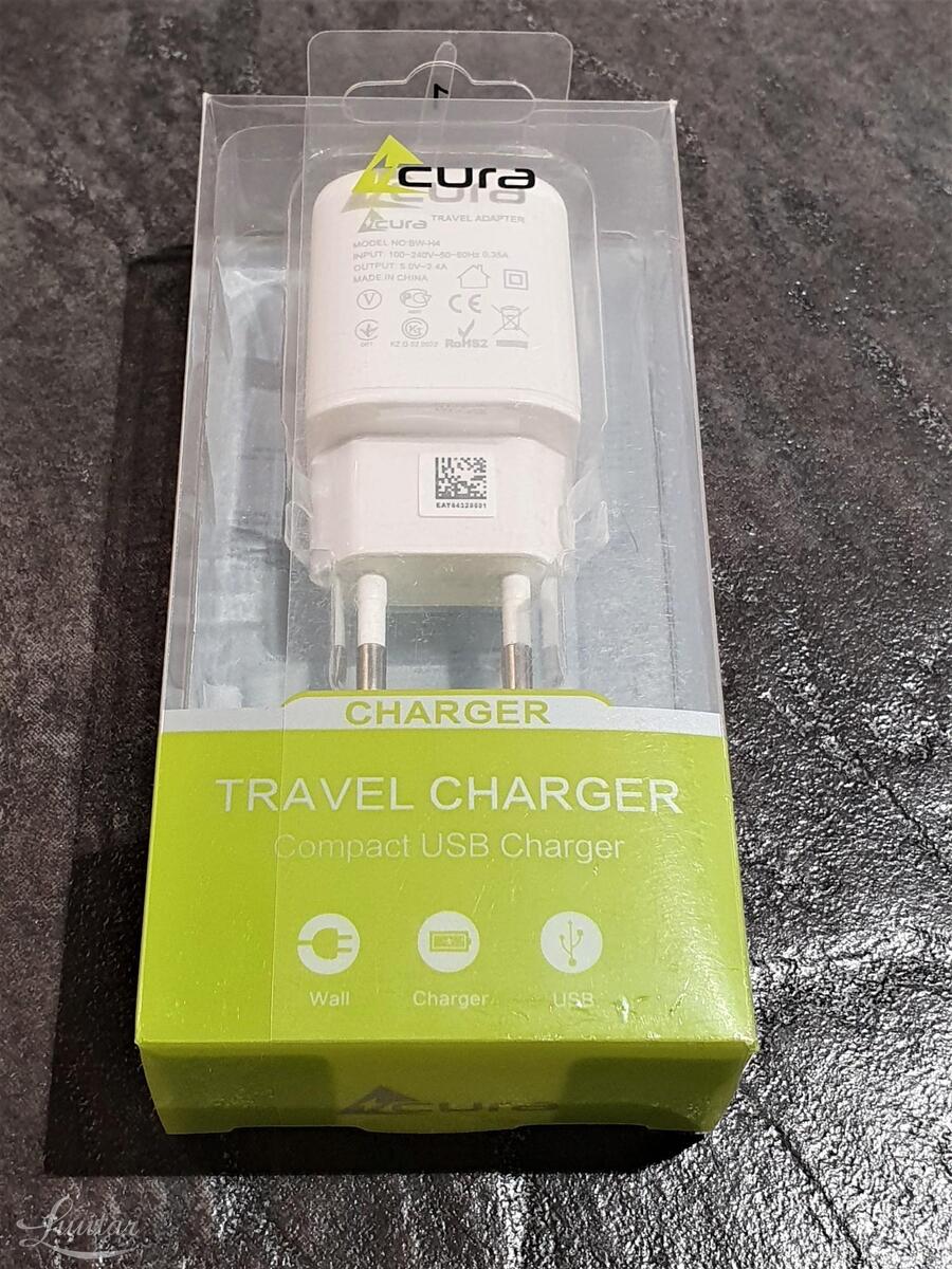 Adapter Acura 2.4A UUS!