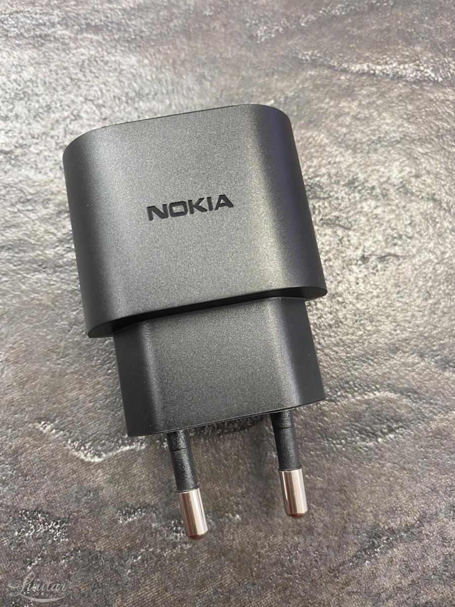 Laadija Nokia AD-10WE 2A must