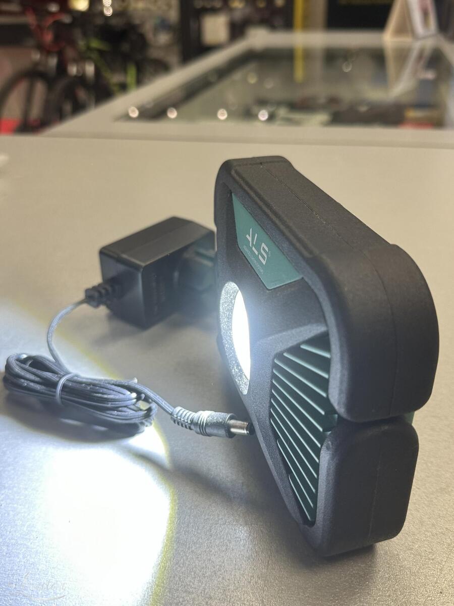 Laetav LED prožektor Spot Light X ALS SPX201R 2000lm