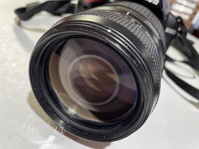 Fotokaamera Nikon D3000 + objektiiv Raoul 70-300