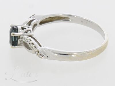 Kuldsõrmus 750* Briljandid 0,08ct ja Safiir 0,72ct