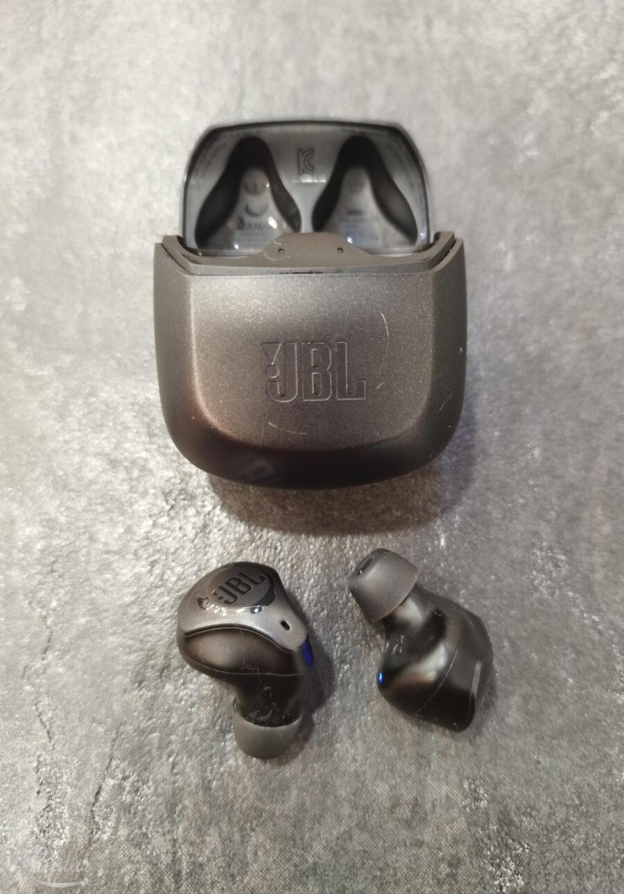 Kõrvaklapid JBL Club Pro TWS