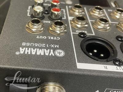 Yamaha mixer MX-1206USB