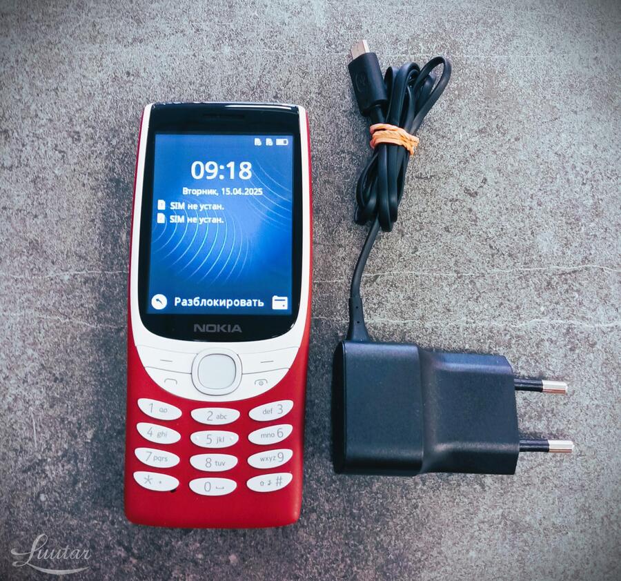 Mobiiltelefon Nokia 8210