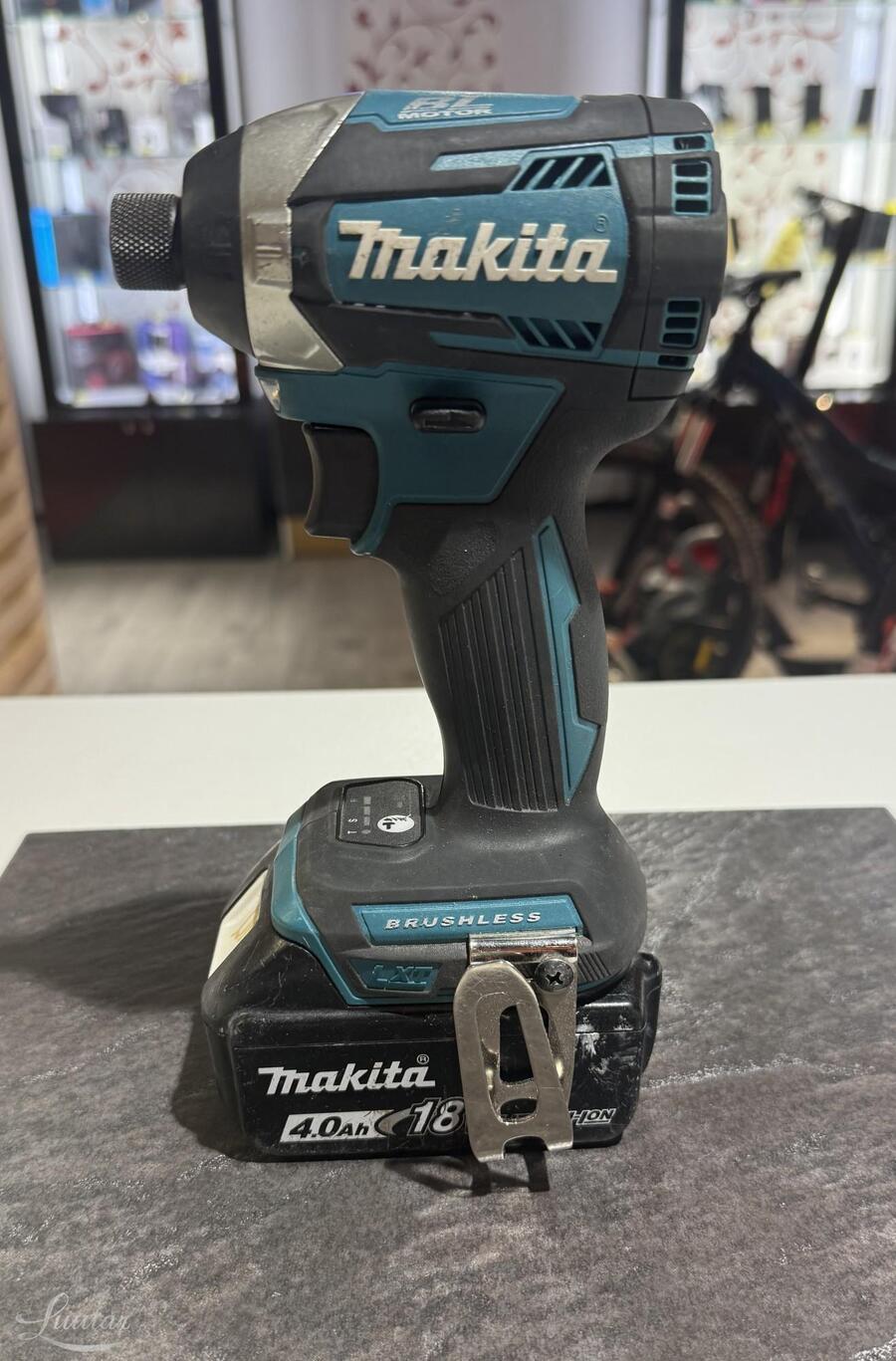 Akulöökkruvikeeraja Makita DTD154 + Aku 4.0Ah
