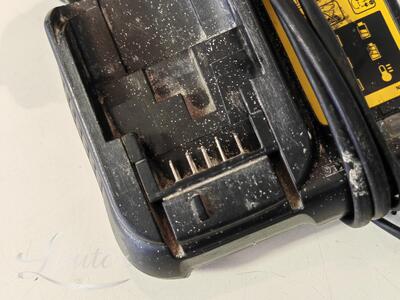 Akulöökkruvikeeraja DeWalt DCF887N