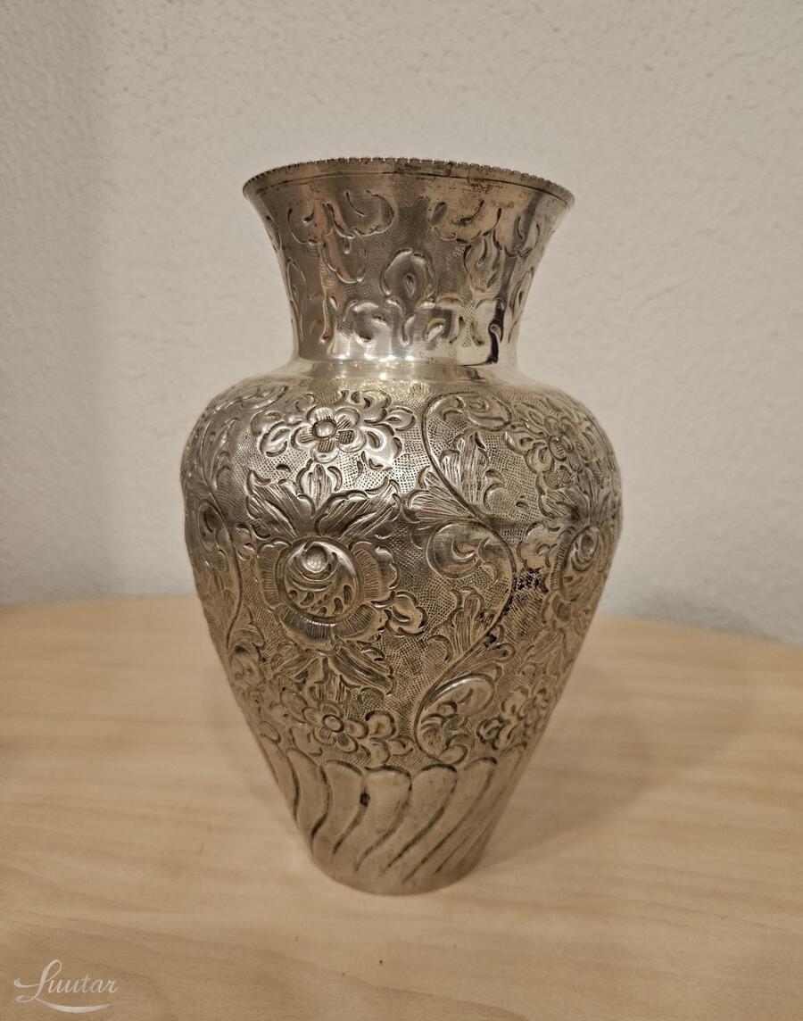 Hõbevaas 800*