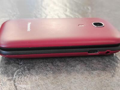 Mobiiltelefon Panasonic KX-TU400