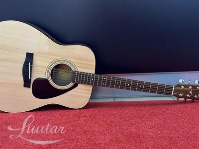  Kitarr Yamaha F310  