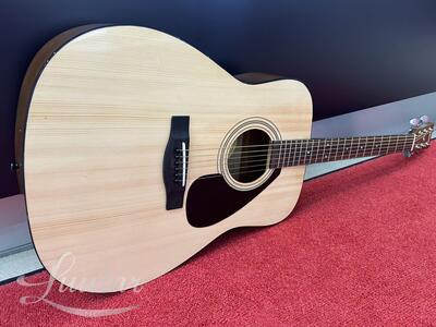  Kitarr Yamaha F310  