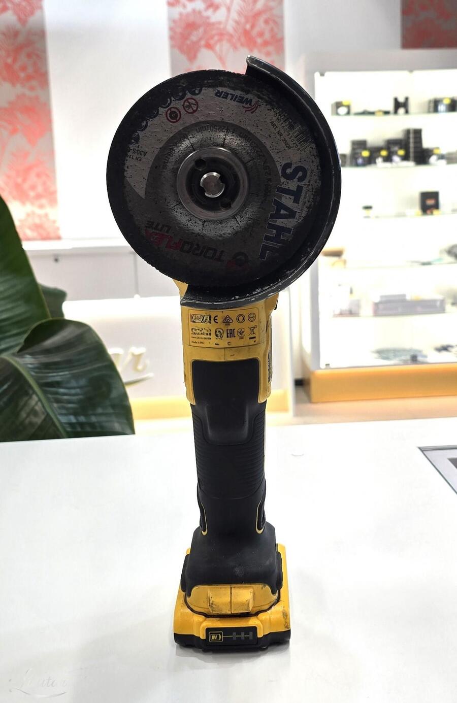 Akunurklihvija DeWalt DCG405