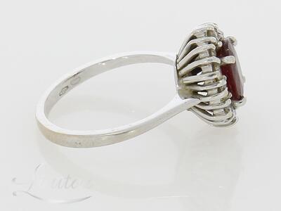 Kuldsõrmus 750* Briljandid ja Rubiin