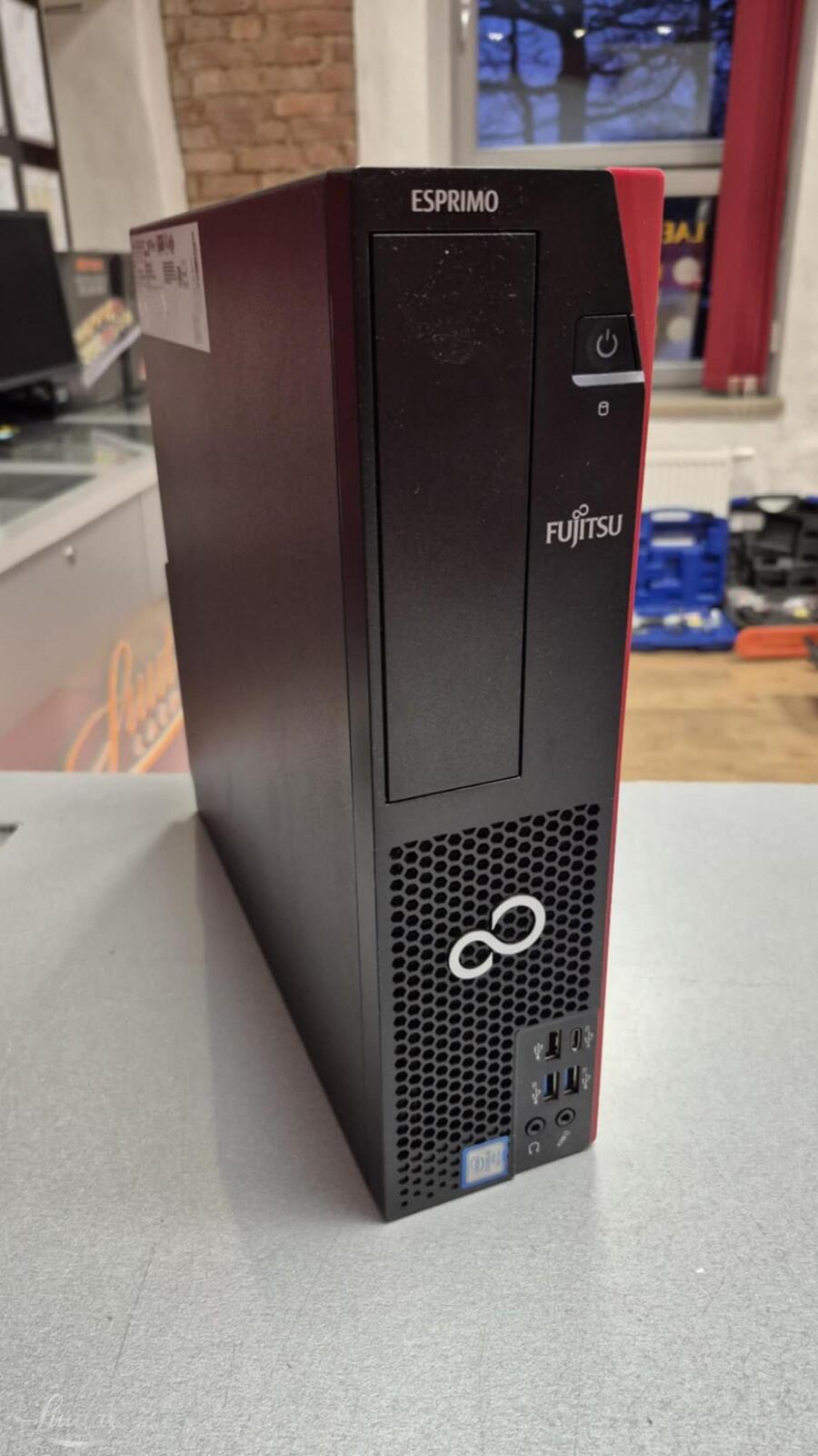 Lauaarvuti Fujitsu Esprimo D958