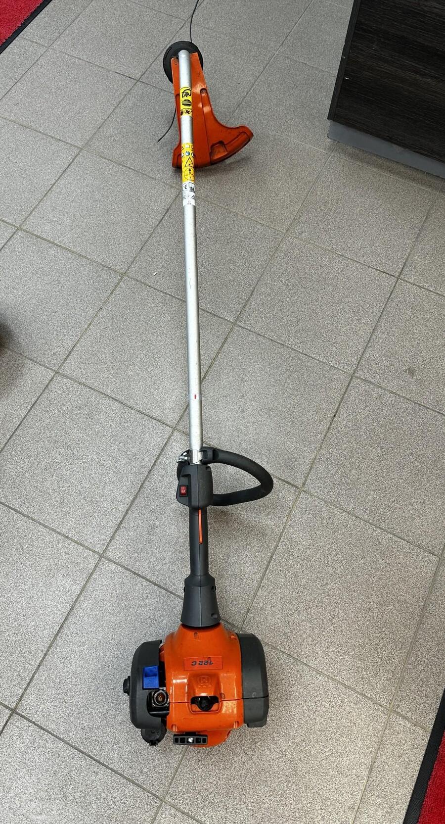 Bensiinimootoriga murutrimmerid HUSQVARNA 122C