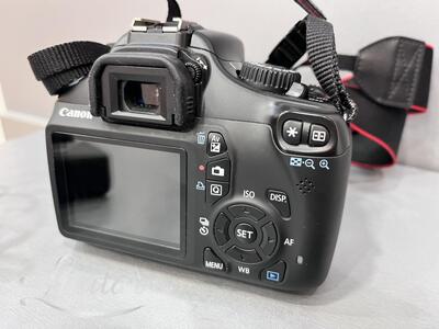 Peegelkaamera Canon EOS 1100D + 18-55mm