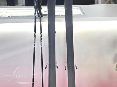 Suusad Rossignol ja suusakepid Fio Exel 