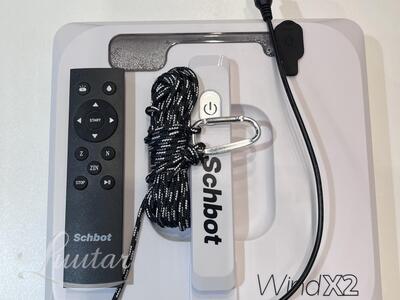 Schbot Wind X2 aknapesurobot pihustussüsteemiga