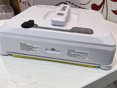 Schbot Wind X2 aknapesurobot pihustussüsteemiga