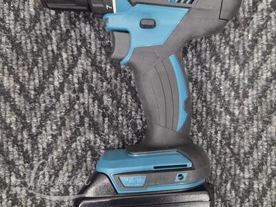 Akukruvikeeraja-trell Makita DDF482RTJ