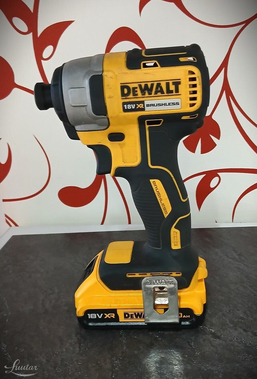 Akulöökkruvikeeraja DeWalt DCF787