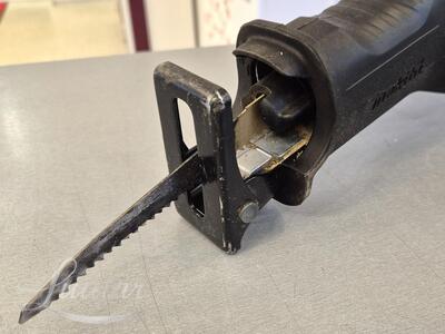 Akuuniversaalsaag Makita DJR186