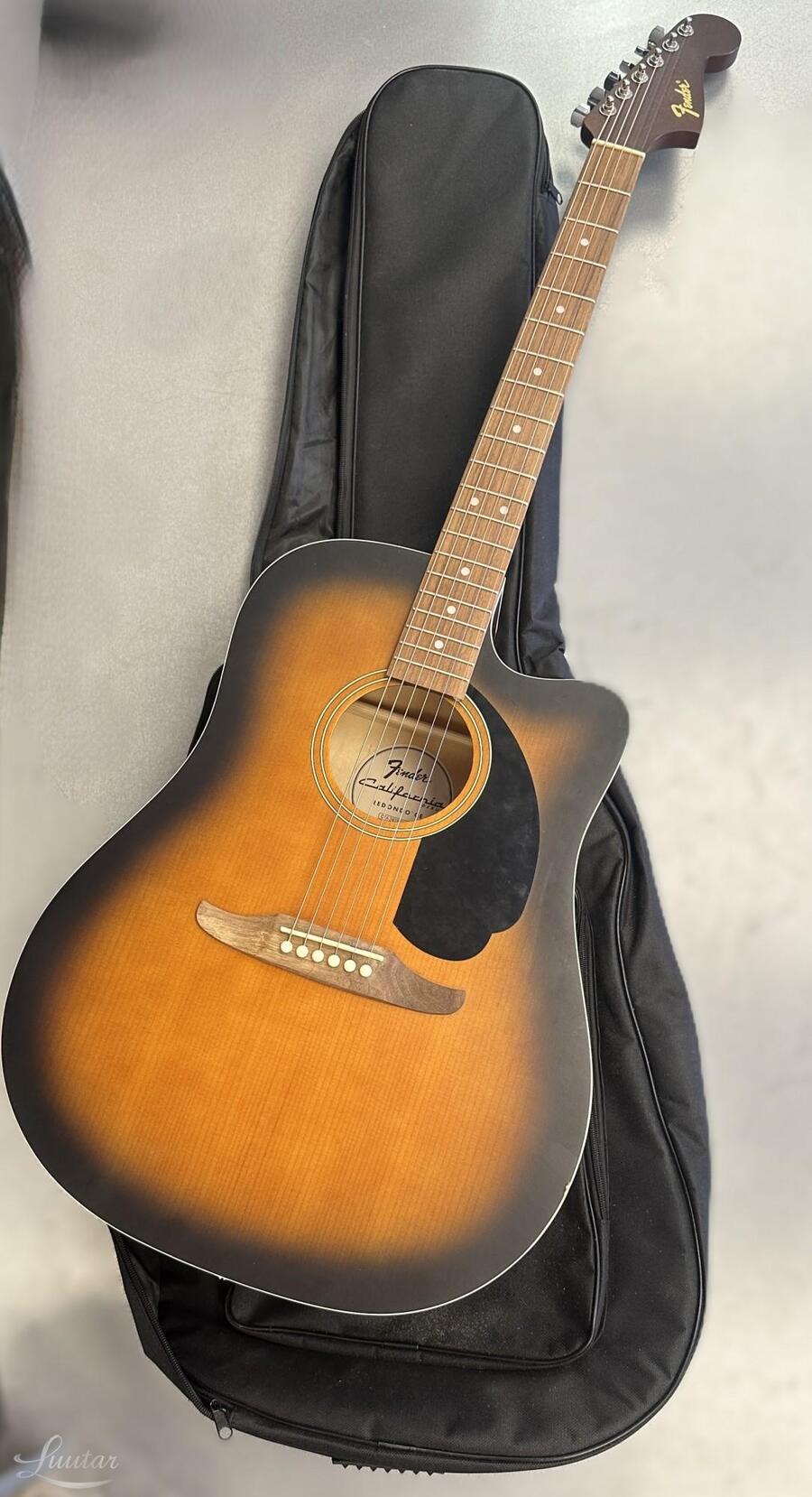 Elektroakustiline kitarr Fender California Standard Redondo CE