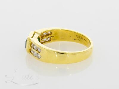 Kuldsõrmus 750* Briljandid + Smaragd