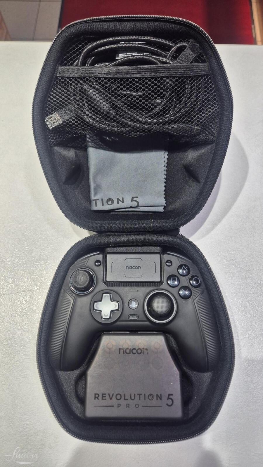 Pult Nacon Revolution 5 Pro