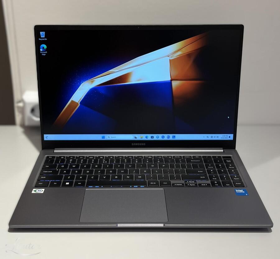 Sülearvuti Samsung NP754XGK