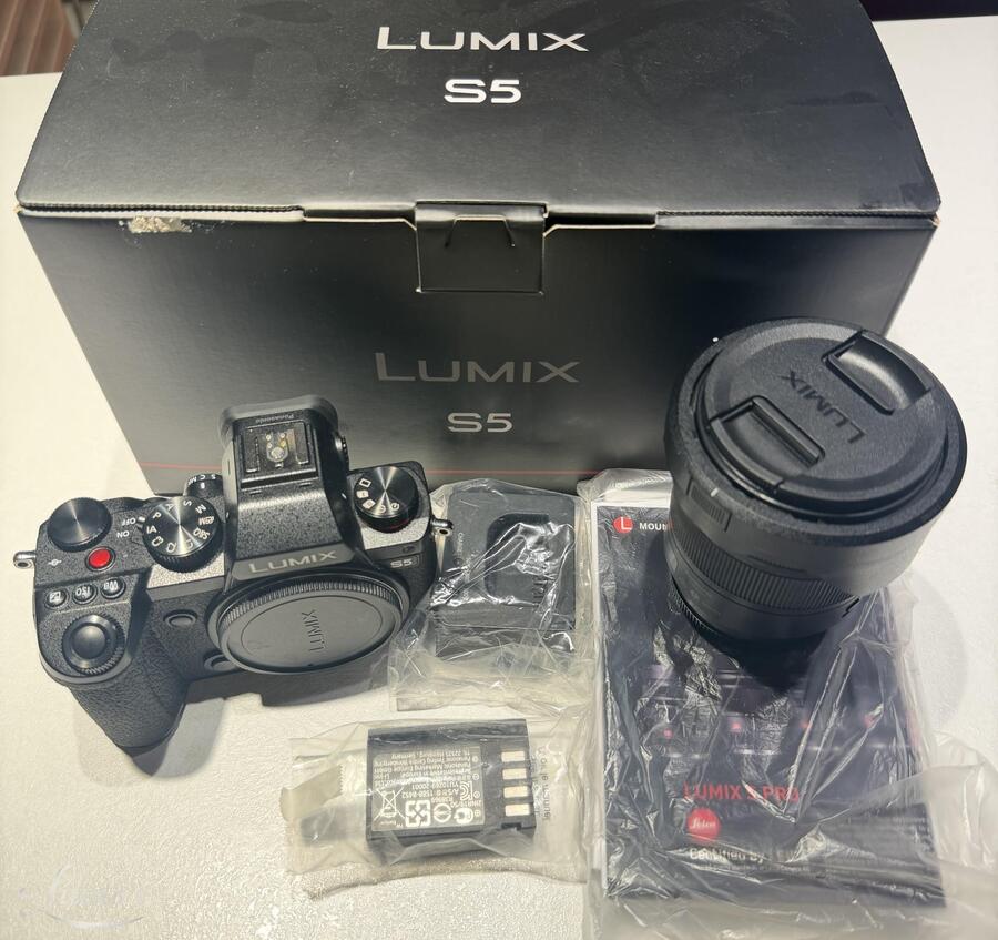 Digifotoaparaat Panasonic Lumix DC-S5 + 20-60 мм f/3.5-5.6  