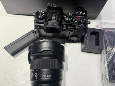 Digifotoaparaat Panasonic Lumix DC-S5 + 20-60 мм f/3.5-5.6  