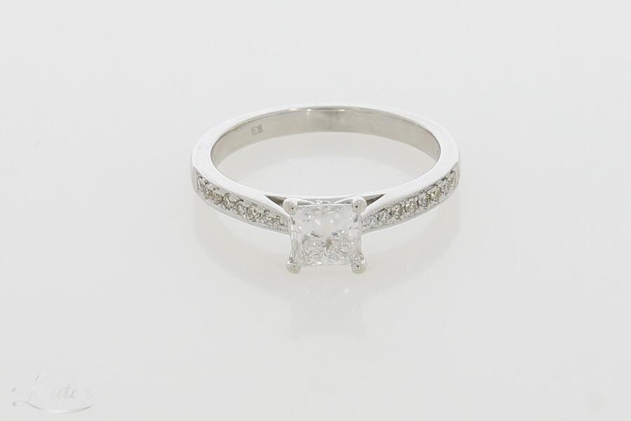 Kuldsõrmus 750* Briljandid 0.71ct + 0.11ct