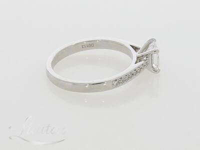 Kuldsõrmus 750* Briljandid 0.71ct + 0.11ct