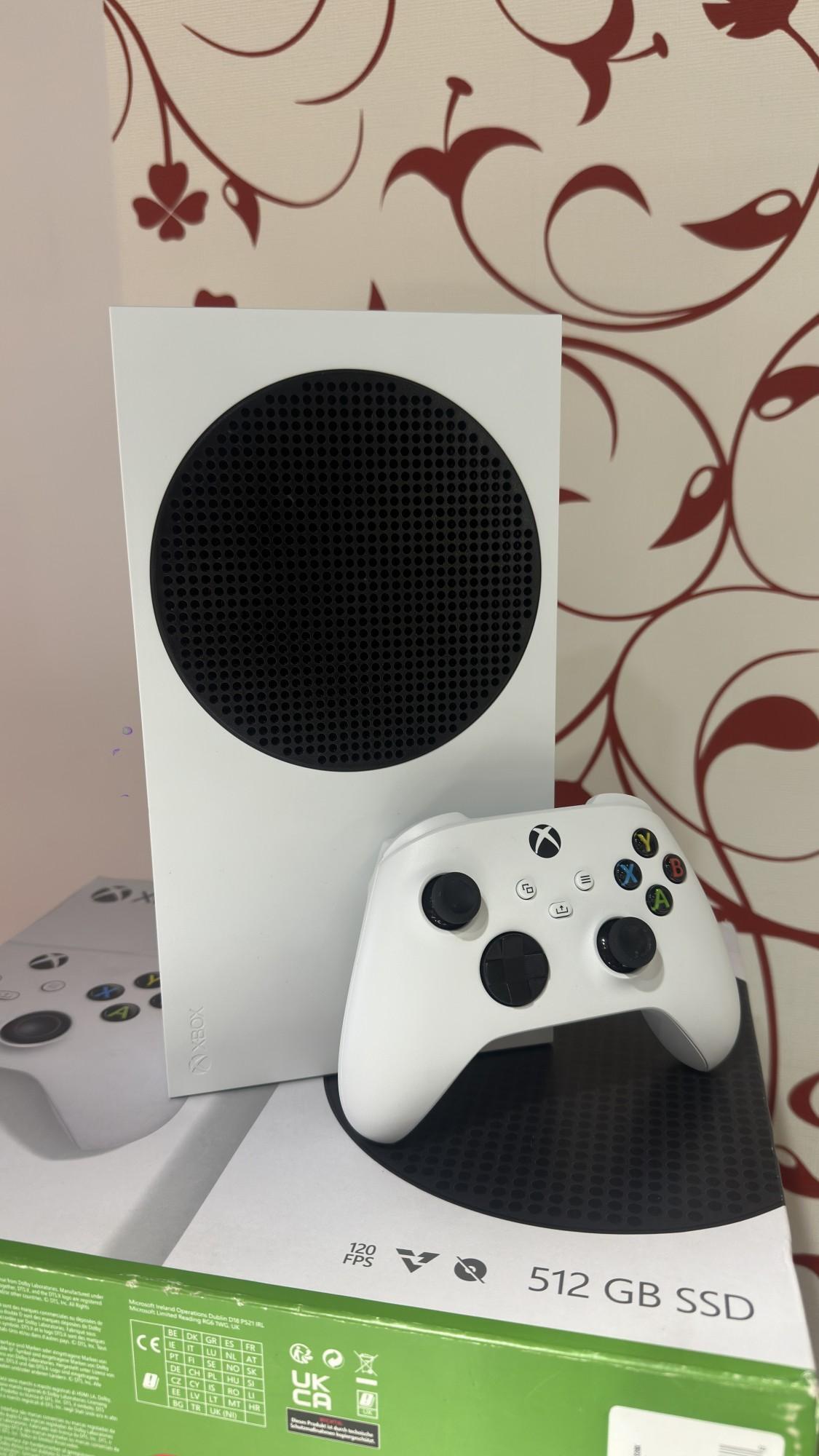 Tootefoto - Mängukonsool Microsoft XBOX Series S 512GB BNDL