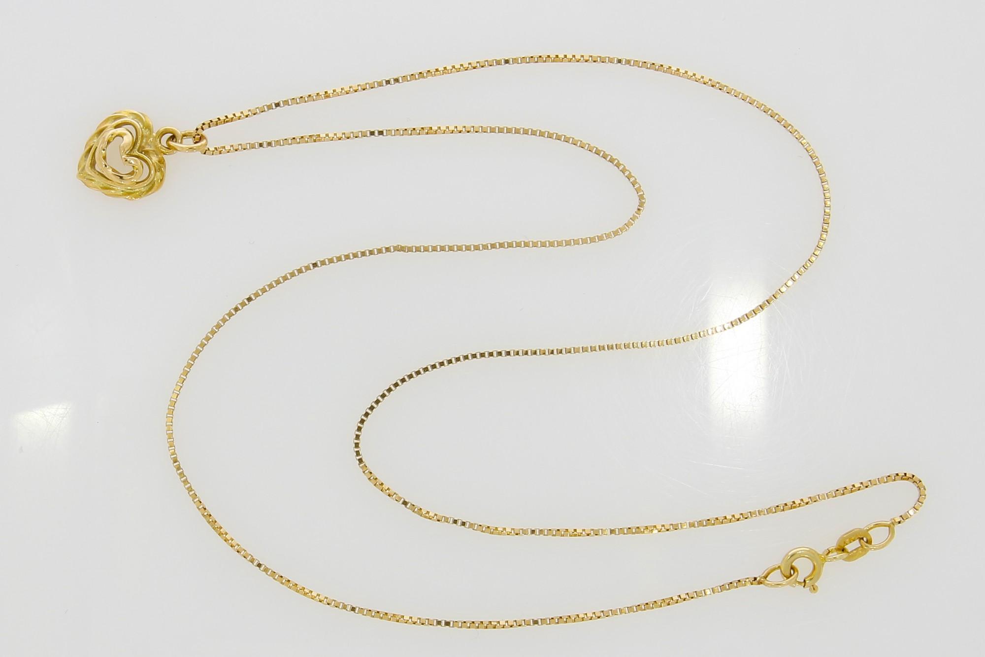 Tootefoto - Kuldkaelakett kuloniga 585*