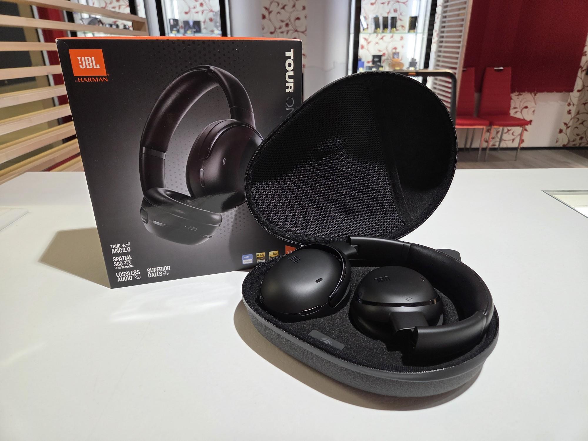 Tootefoto - Kõrvaklapid JBL Tour One M3