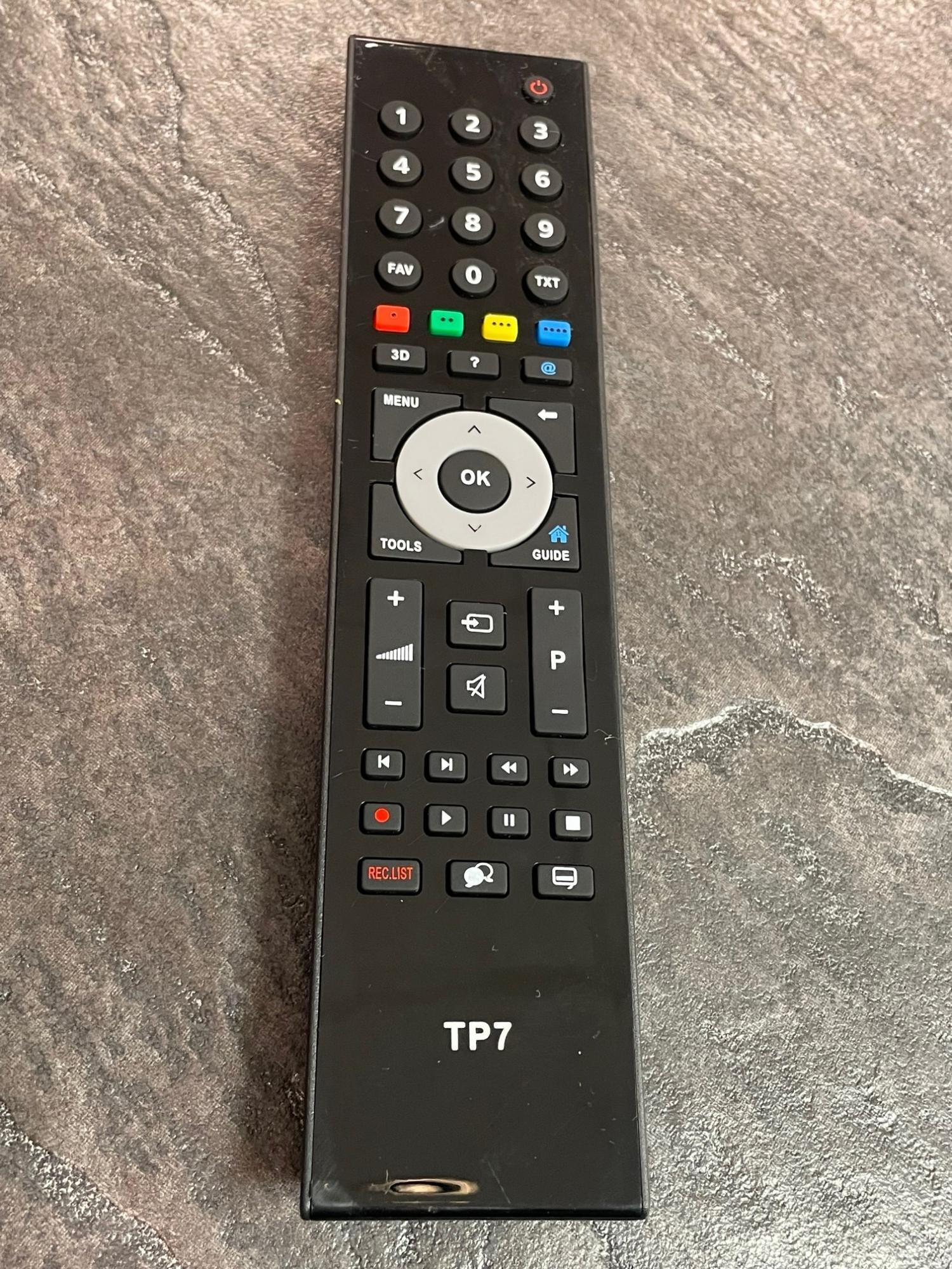 Tootefoto - Pult Grundic TP7