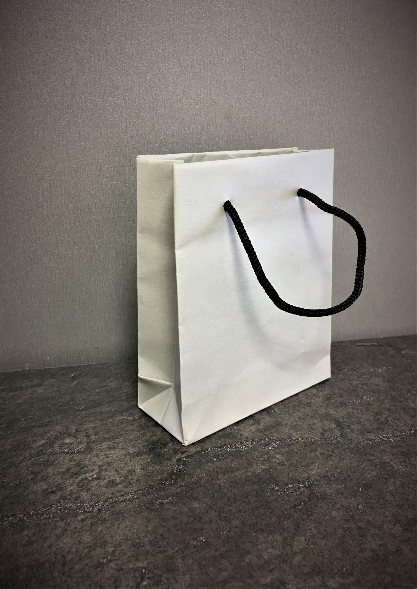 Tootefoto - Kinkekott