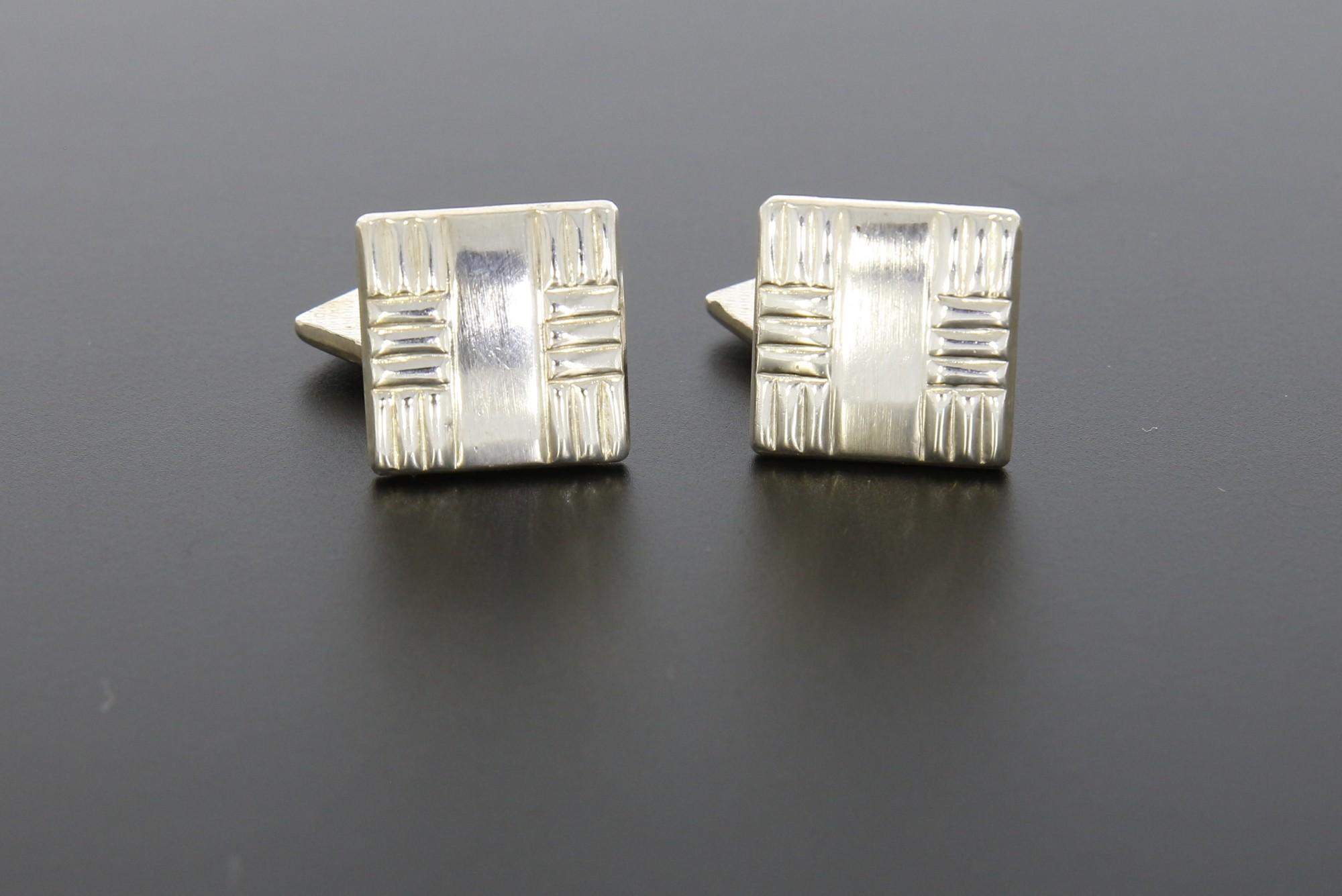 Tootefoto - Hõbe mansetinööbid 925*