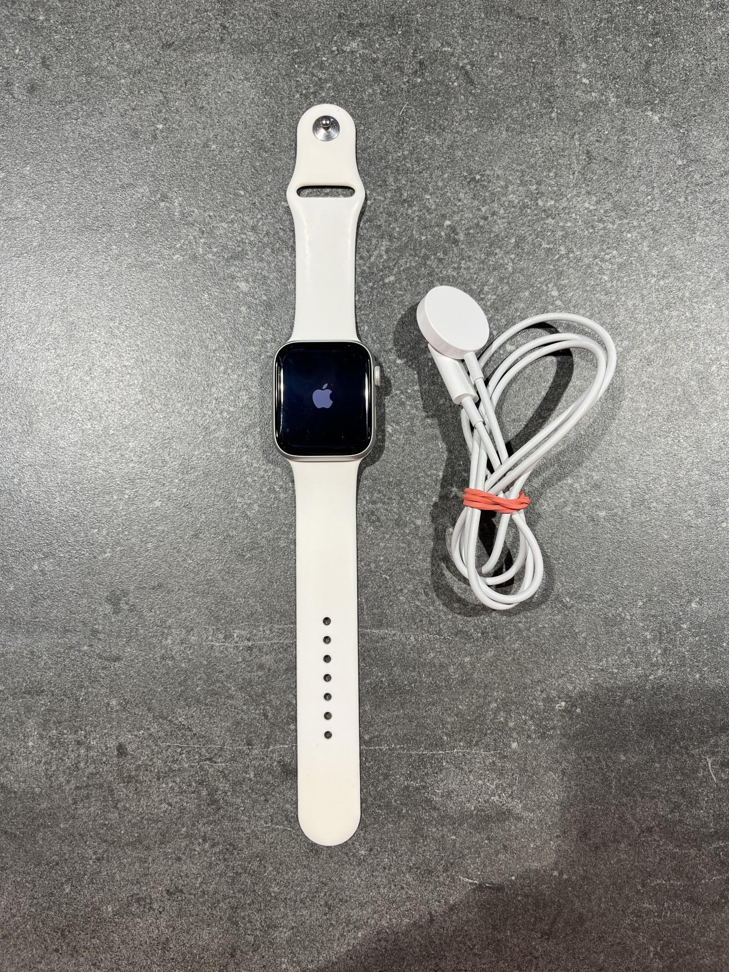 Tootefoto - Nutikell Apple Watch SE (2