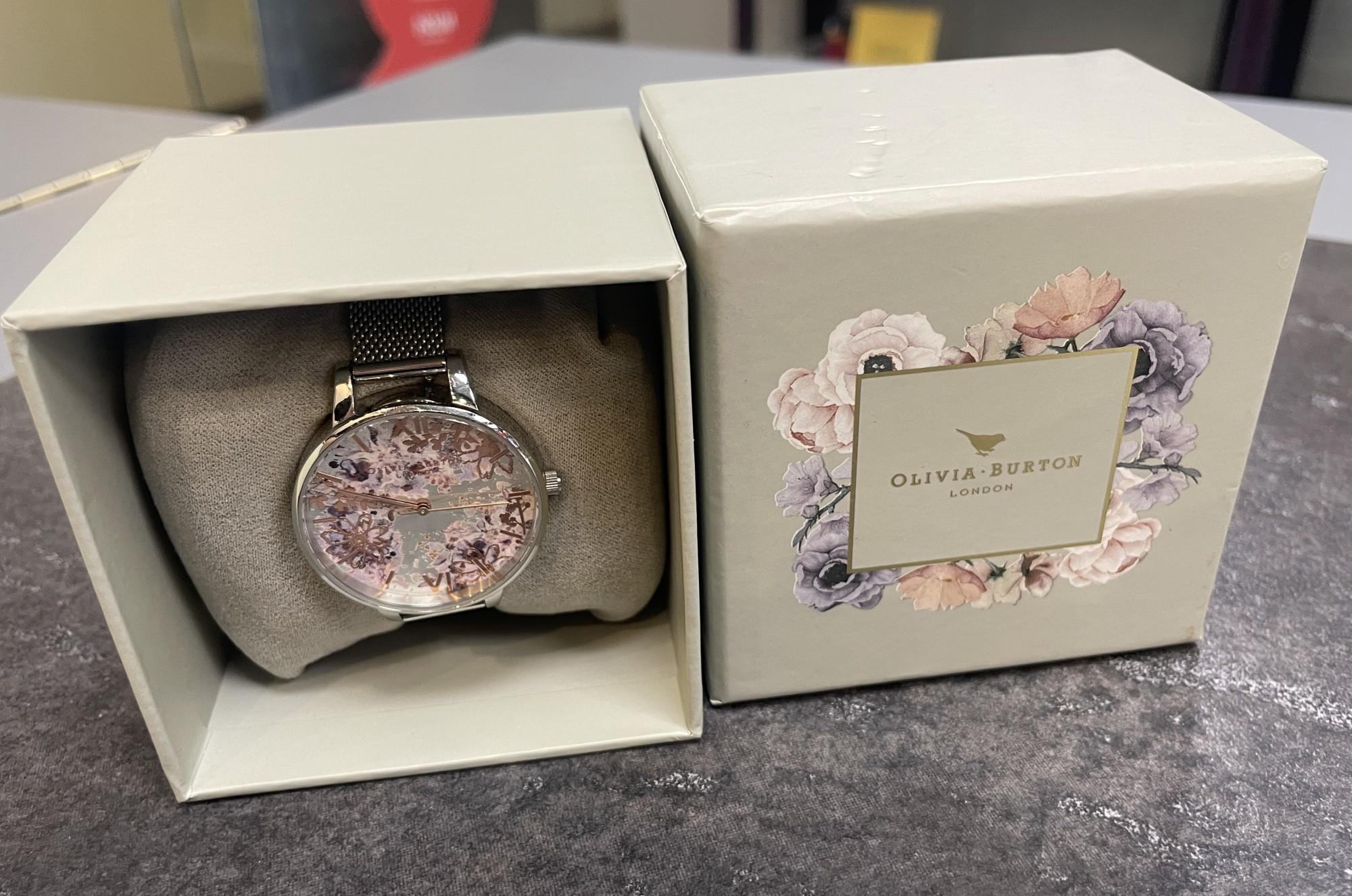 Tootefoto - Käekell Olivia Burton Abstract Floral OB16VM46