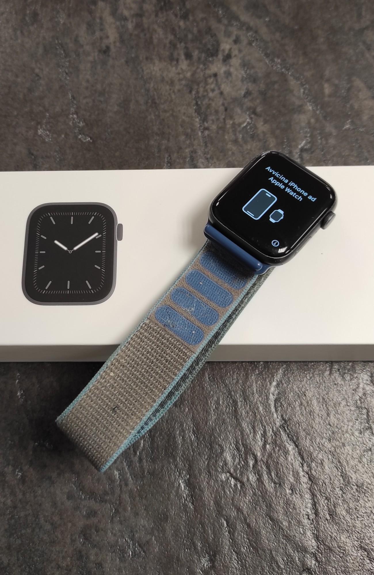 Tootefoto - Nutikell Apple Watch Series 5 44mm