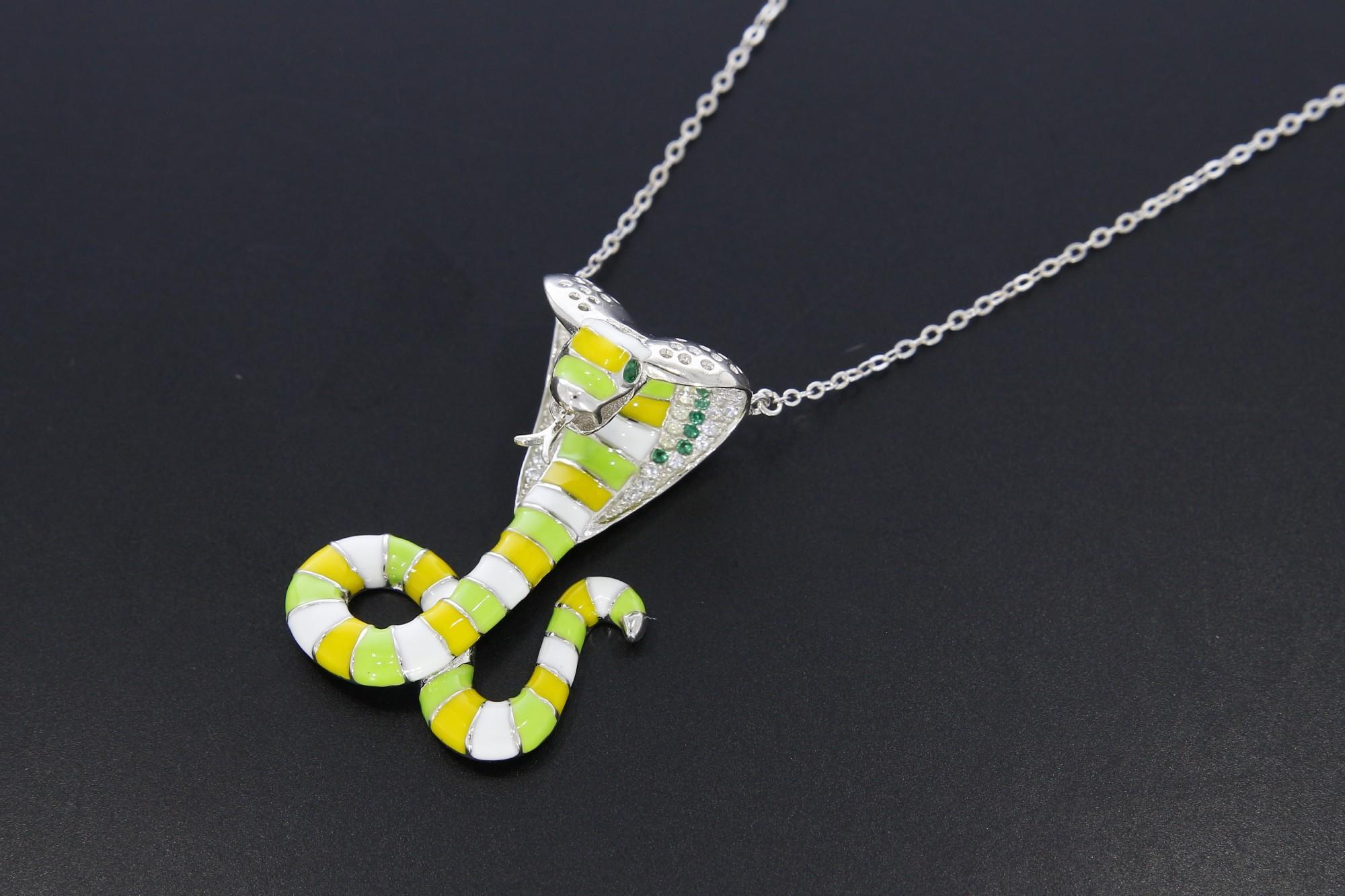 Tootefoto - Hõbekaelakett kuloniga 925*