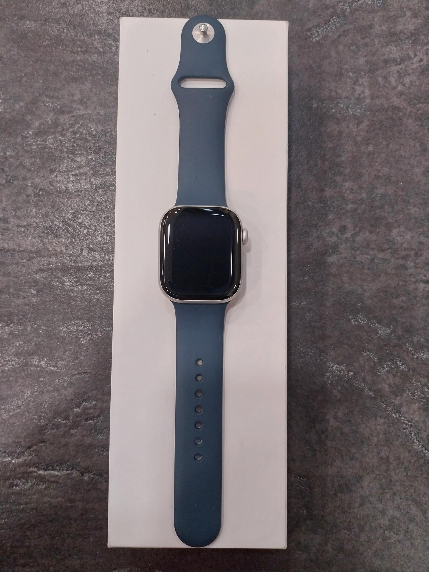 Tootefoto - Nutikell Apple Watch Series 10 42mm