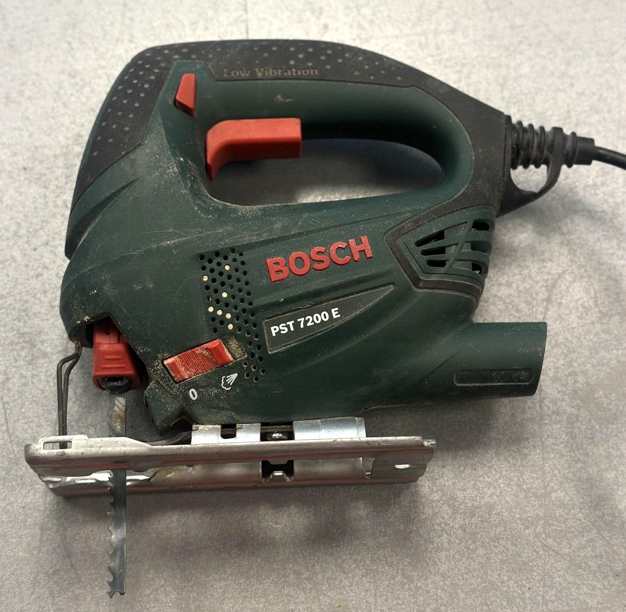 Tootefoto - Tikksaag Bosch PST 700 E