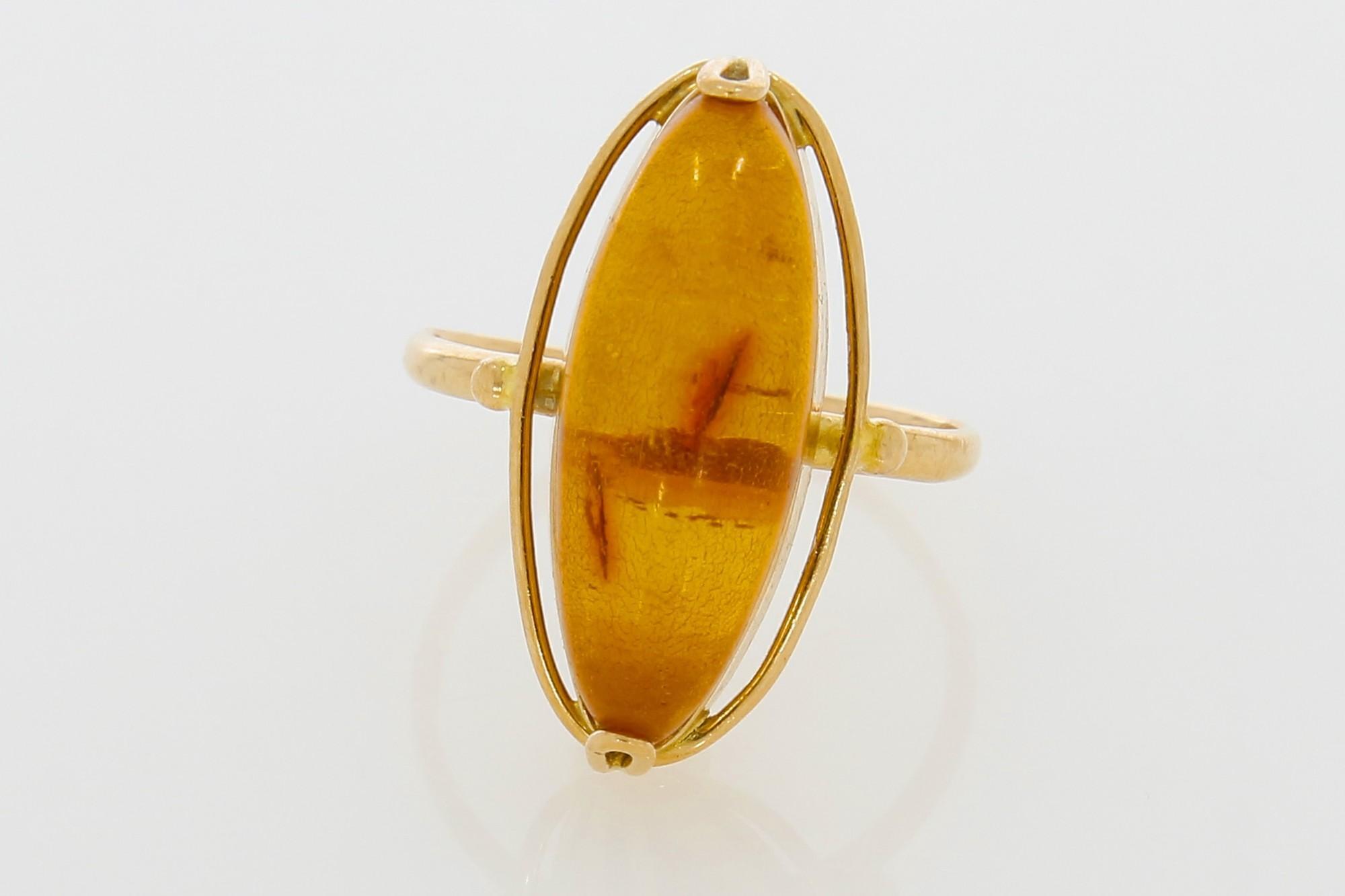 Tootefoto - Kuldsõrmus 583* Merevaik