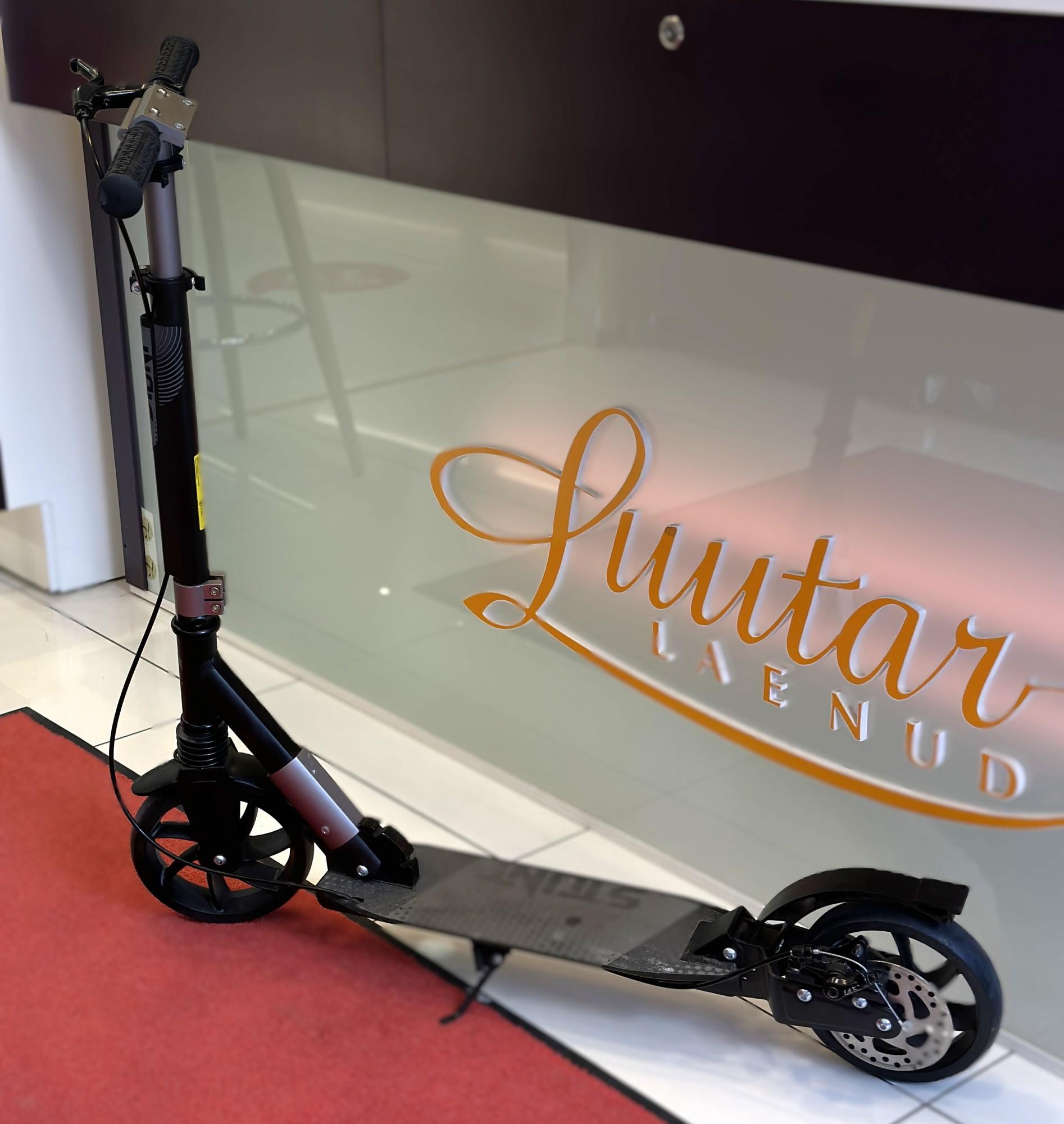 Tootefoto - Tõukeratas Stunt