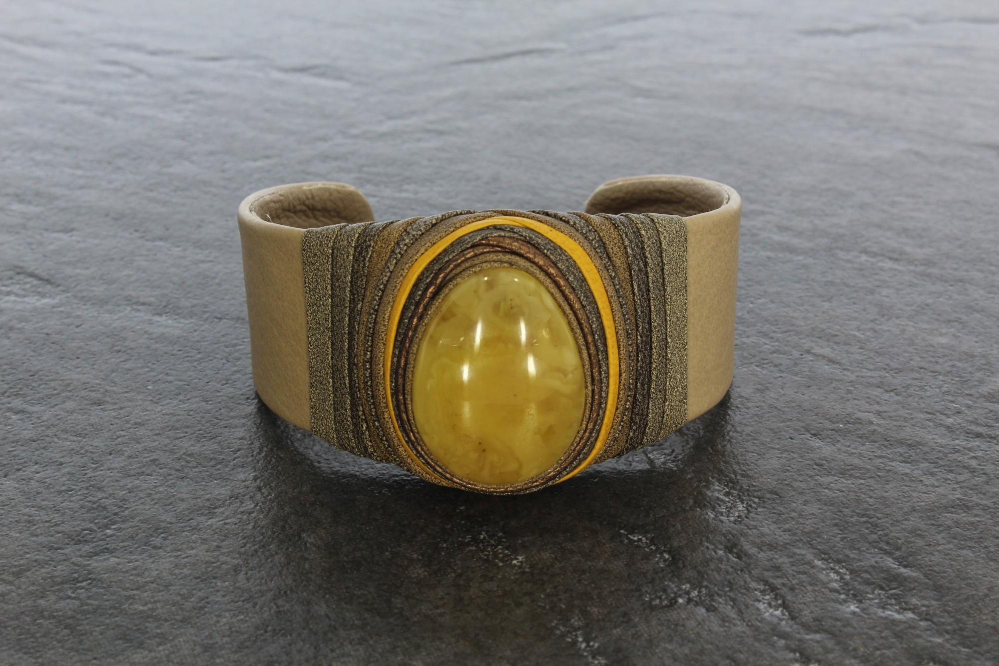 Tootefoto - Käevõru merevaiguga UUS Käsitöö Adriana