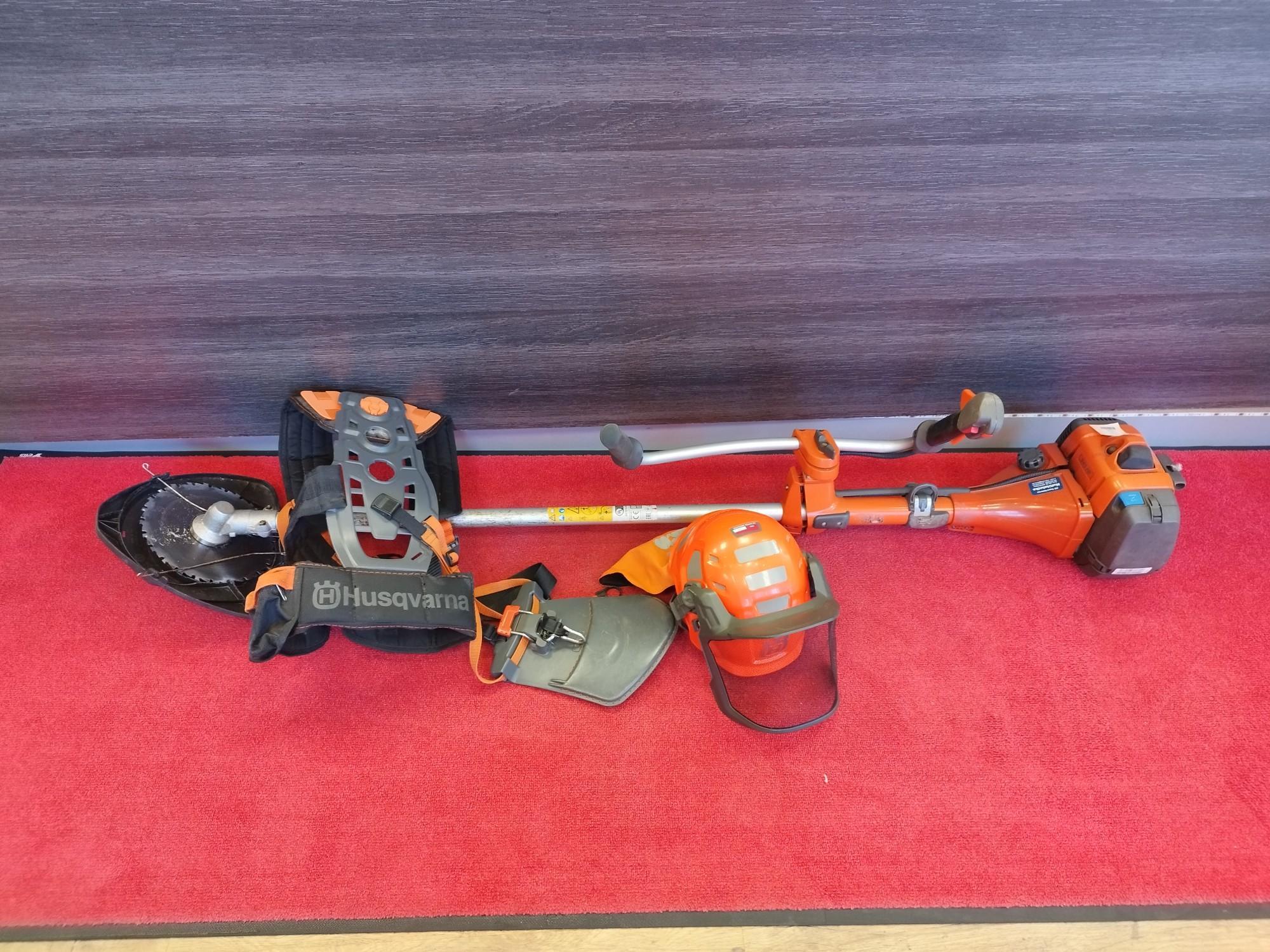 Tootefoto - Võsalõikur HUSQVARNA 545FR